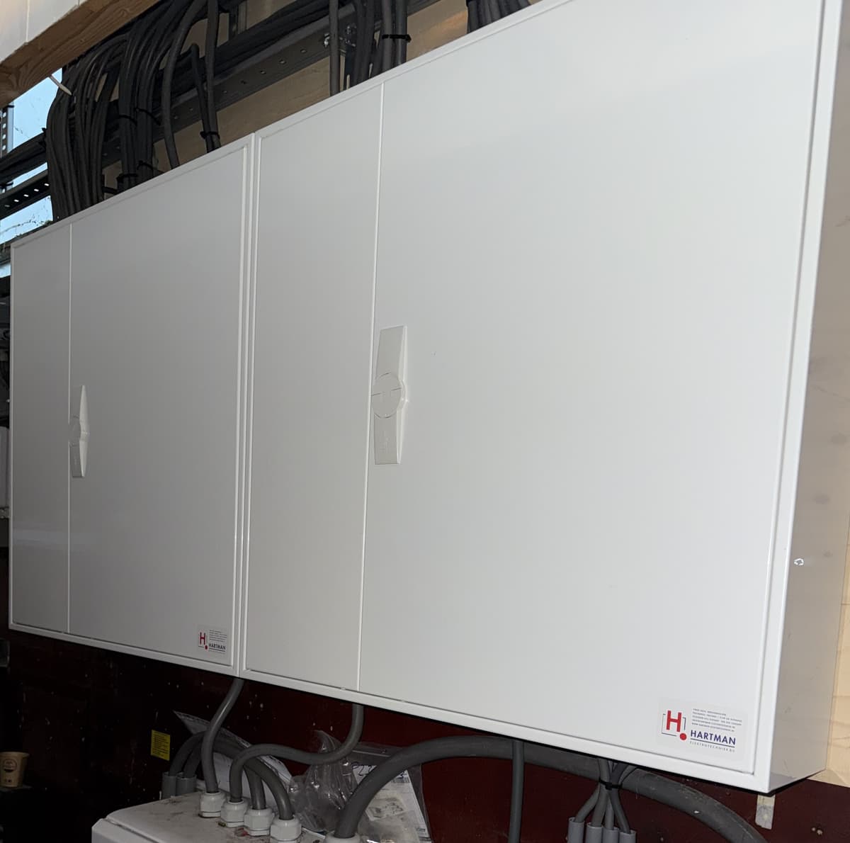 VERDEELKAST VAN BEEM GOED